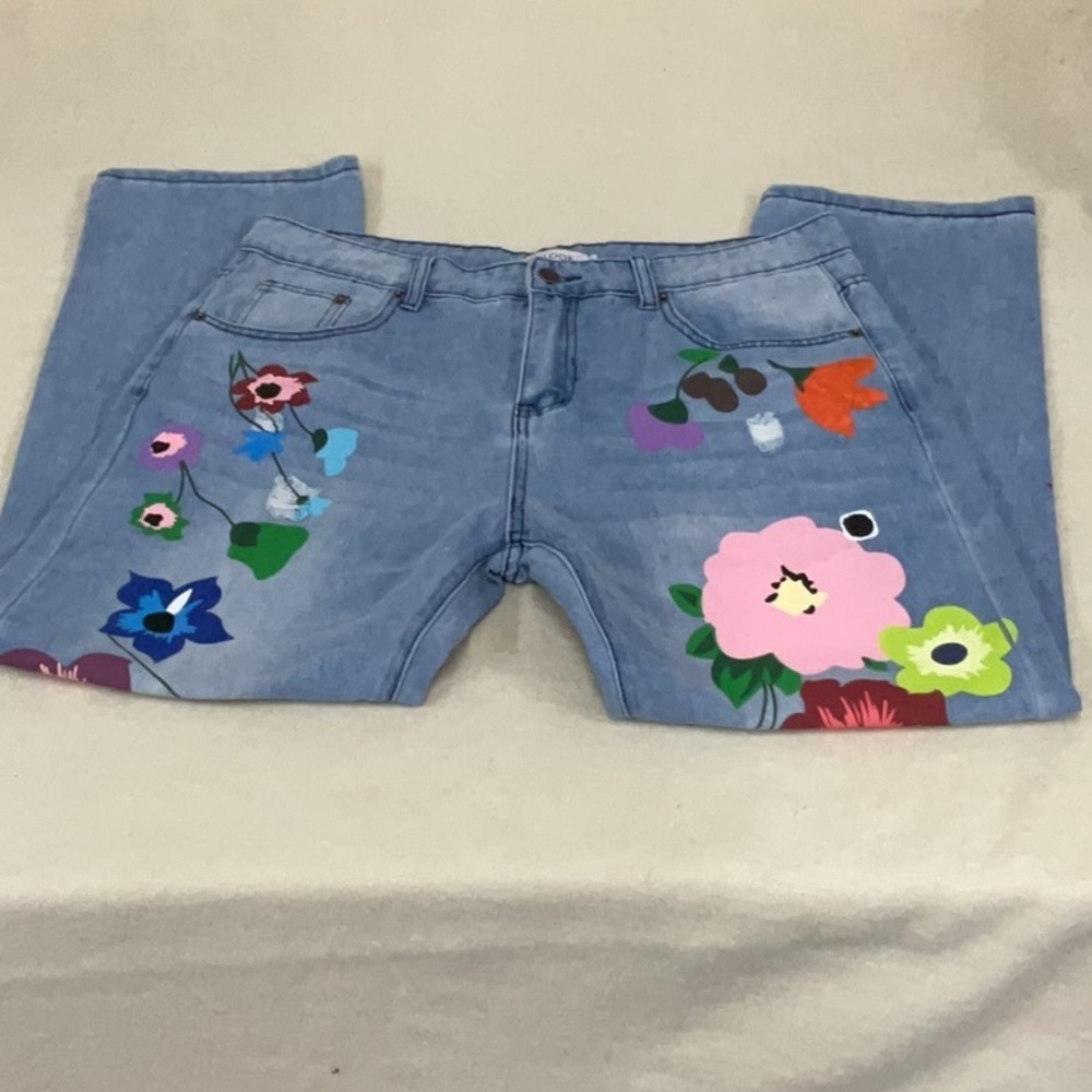 NWOT woman’s MISS LOOK blue jeans